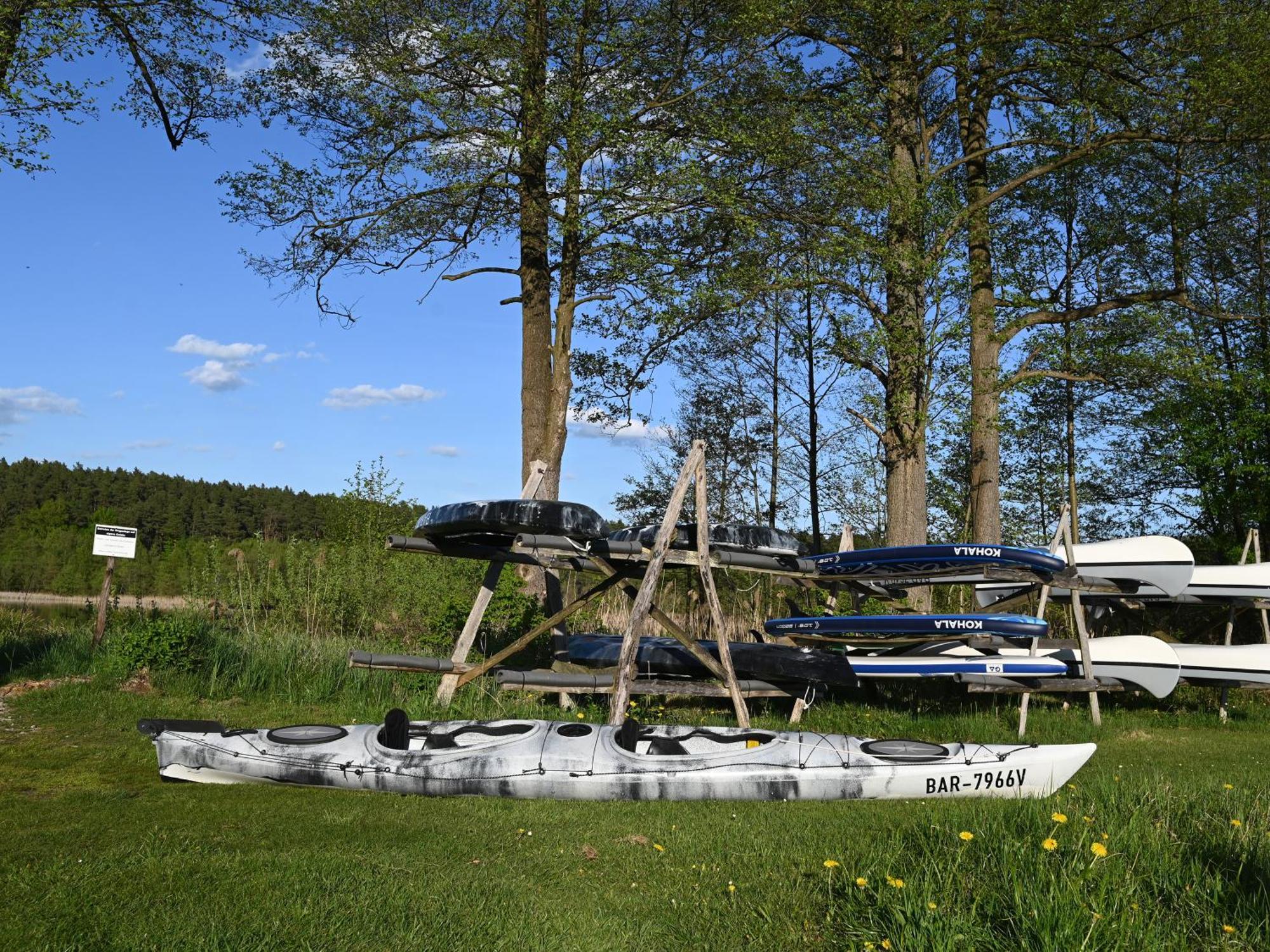 Ferienhaus-Park Brennickenswerder ลีเคน ภายนอก รูปภาพ