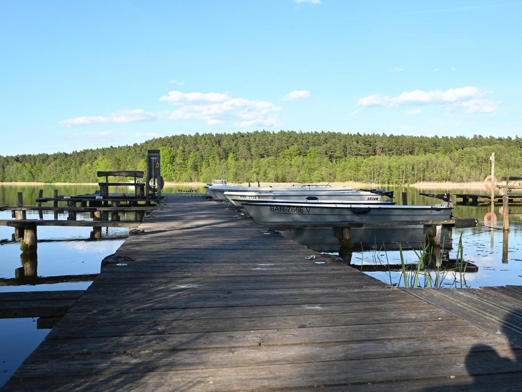 Ferienhaus-Park Brennickenswerder ลีเคน ภายนอก รูปภาพ
