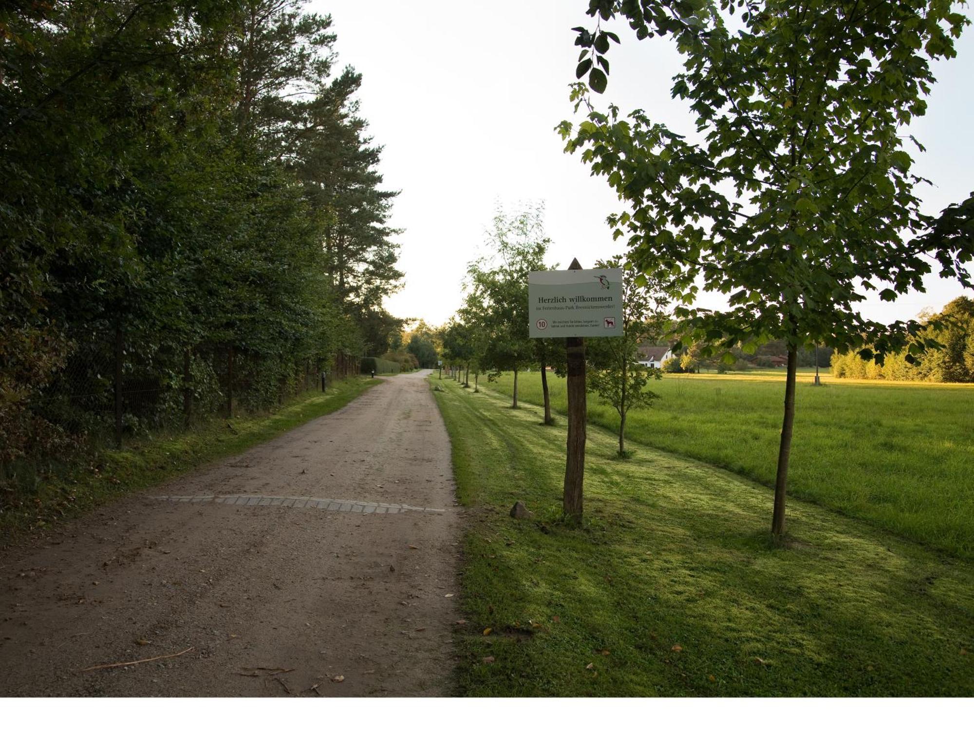 Ferienhaus-Park Brennickenswerder ลีเคน ภายนอก รูปภาพ